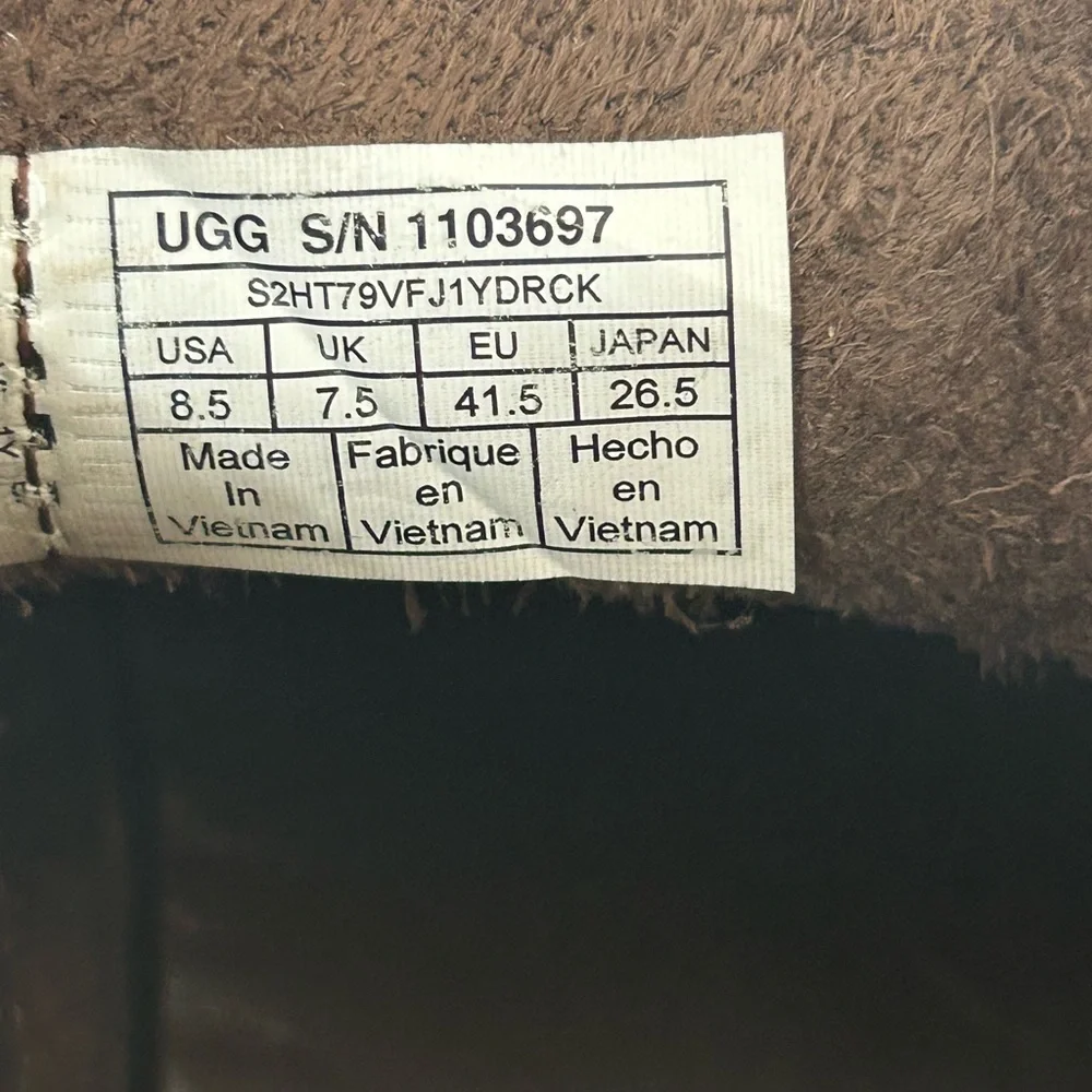 UGG Boots Mens Size 8.5 Chukka Suede Lace Up Logo Shoes Classic Brown Leather